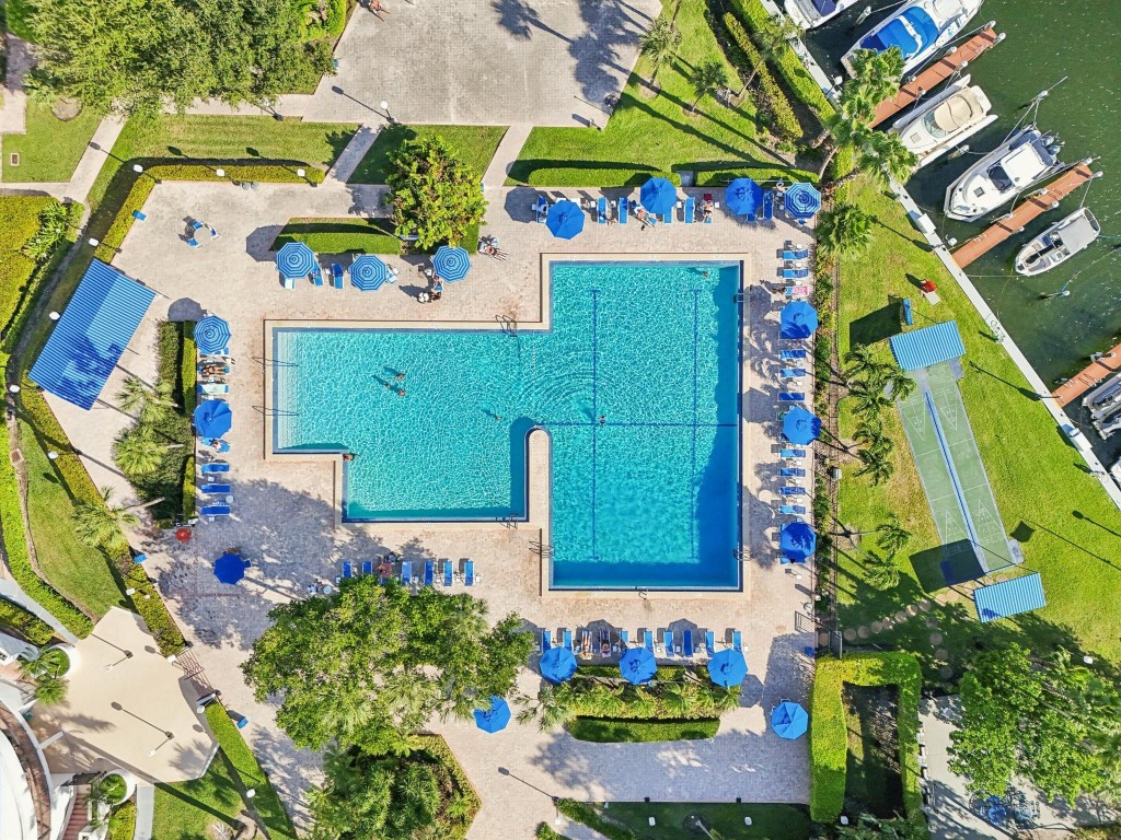 600 Three Iss Blvd #1106 Hallandale Beach, FL 33009