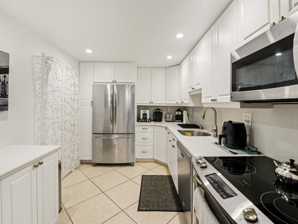 600 Three Iss Blvd #1106 Hallandale Beach, FL 33009