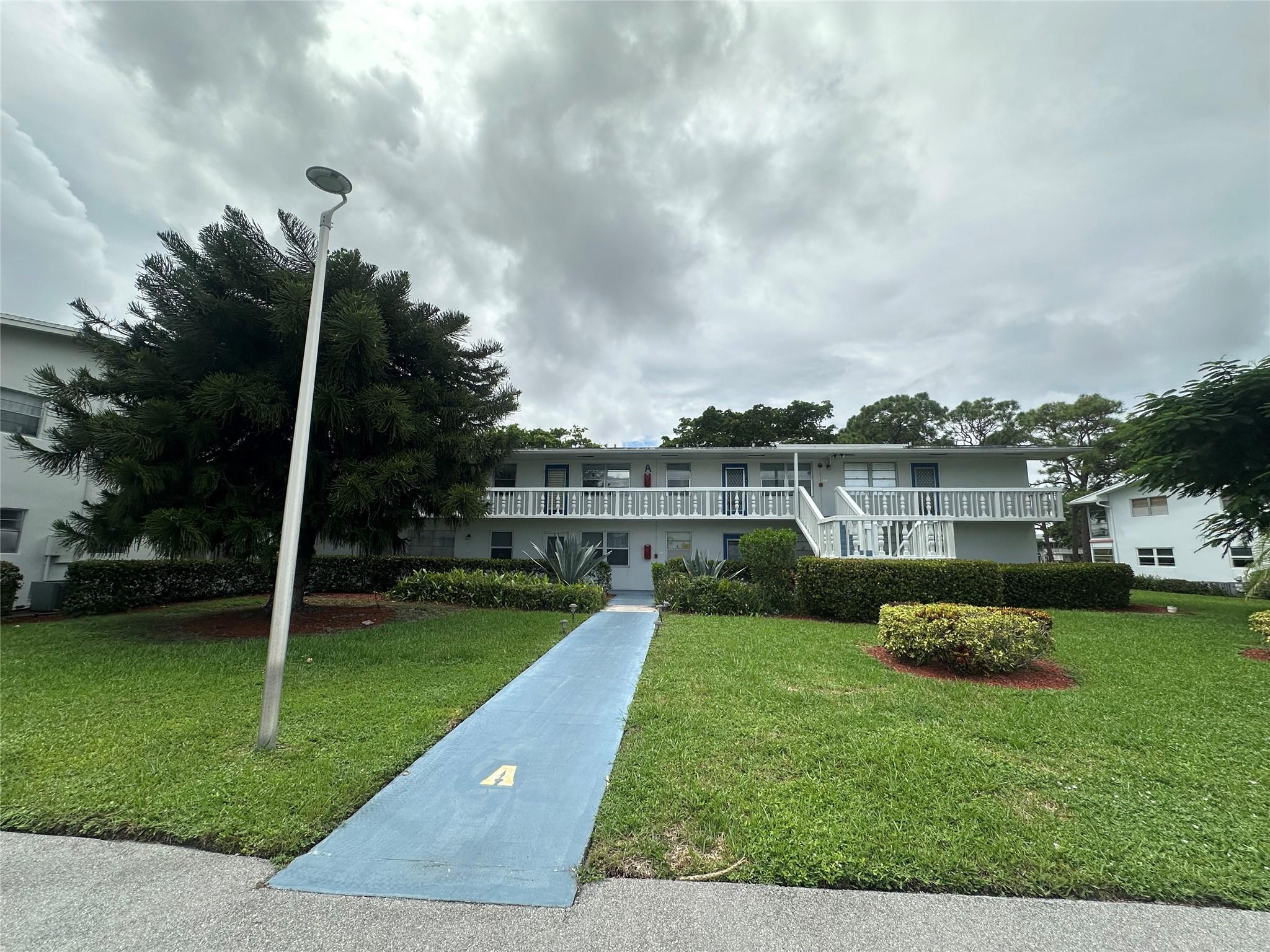 13 Lyndhurst A #13 Deerfield Beach, FL 33442