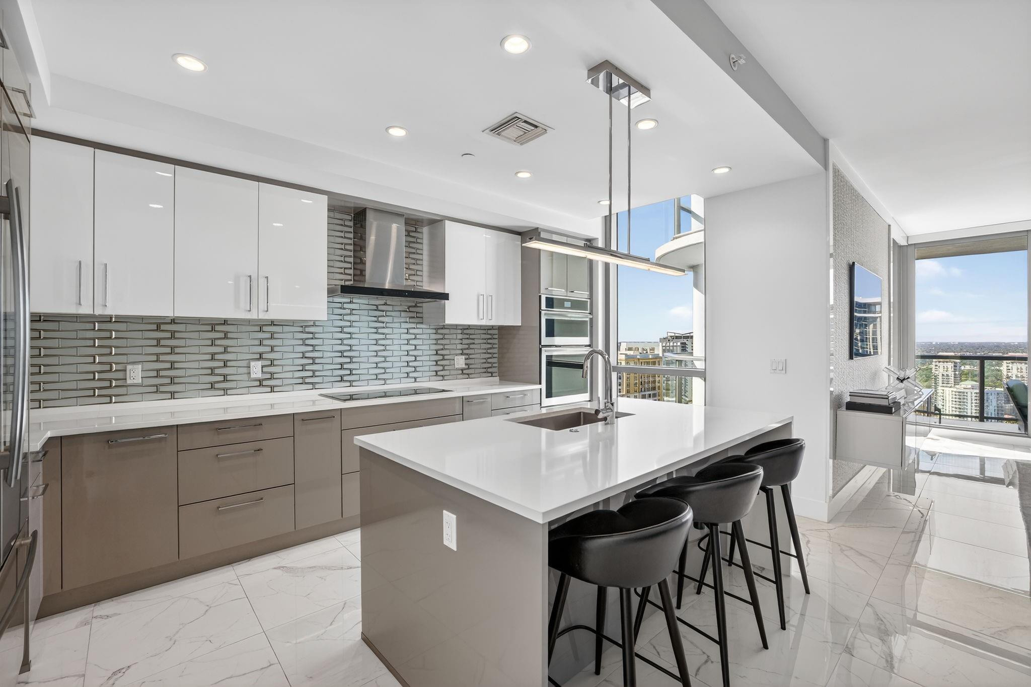 100 E Las Olas #3004 Fort Lauderdale, FL 33301