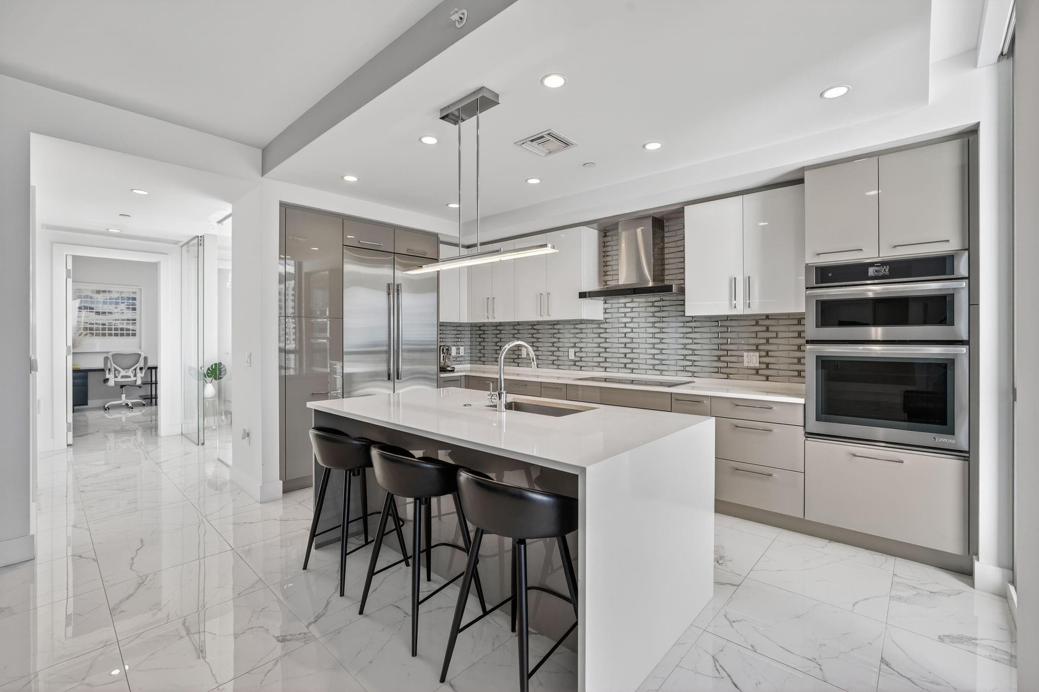 100 E Las Olas #3004 Fort Lauderdale, FL 33301