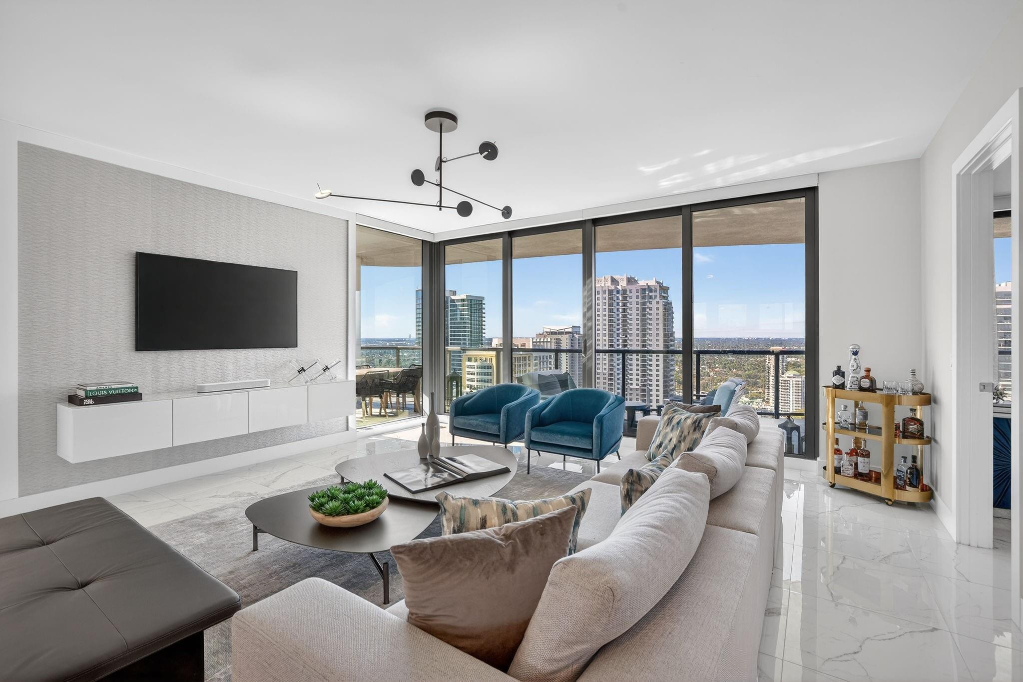 100 E Las Olas #3004 Fort Lauderdale, FL 33301