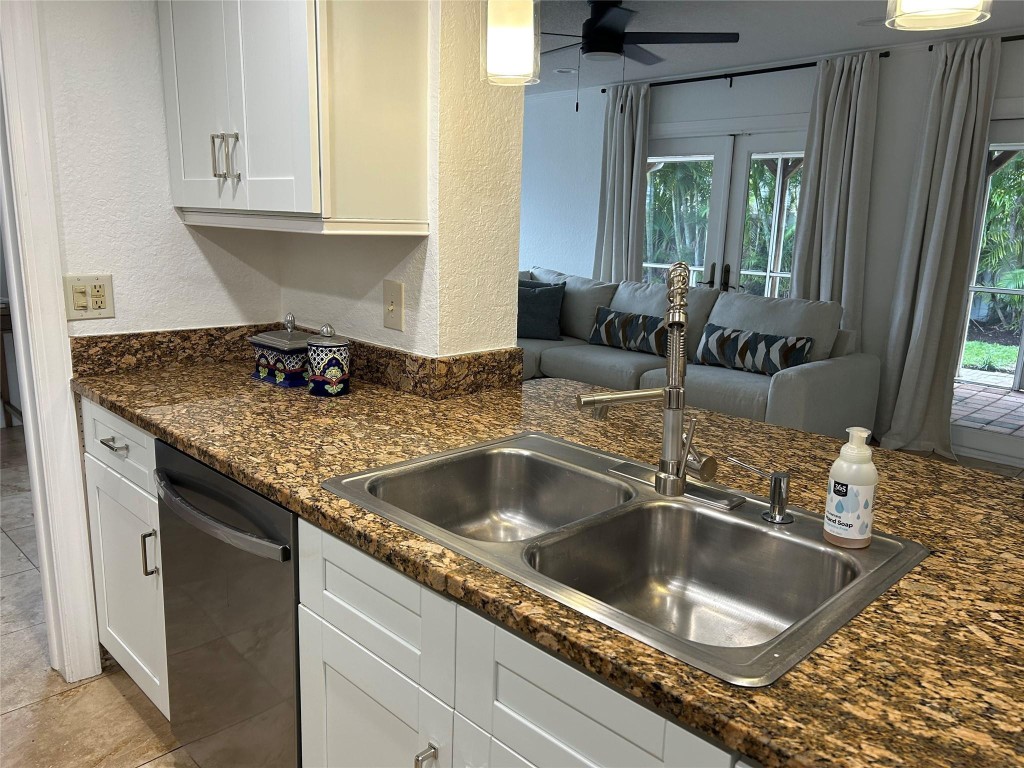 4431 NE 28th Lighthouse Point, FL 33064