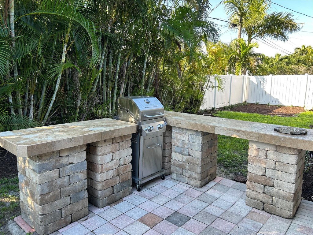 4431 NE 28th Lighthouse Point, FL 33064