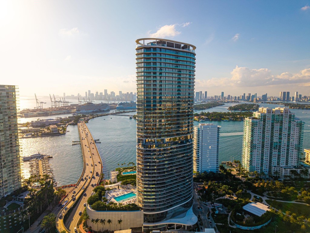 501 West #3903/3904 Miami Beach, FL 33139