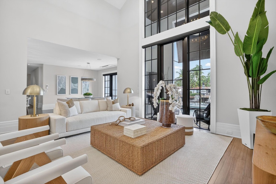 400 Mola Fort Lauderdale, FL 33301