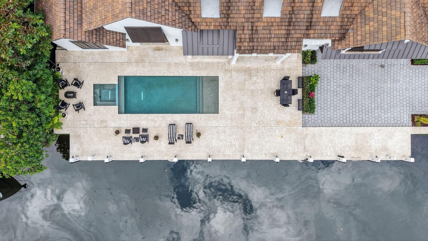 400 Mola Fort Lauderdale, FL 33301