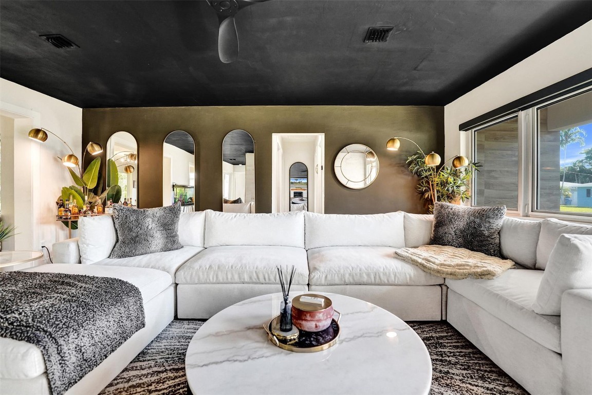 401 NE 49th Fort Lauderdale, FL 33334