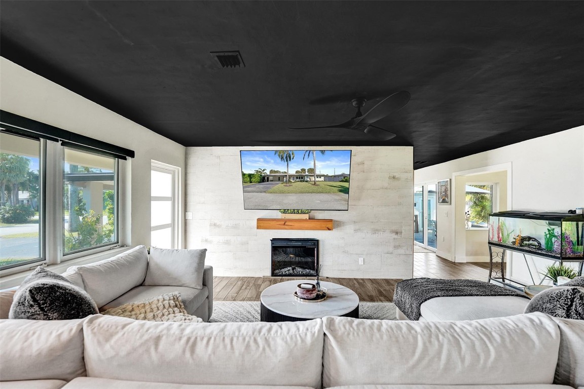 401 NE 49th Fort Lauderdale, FL 33334