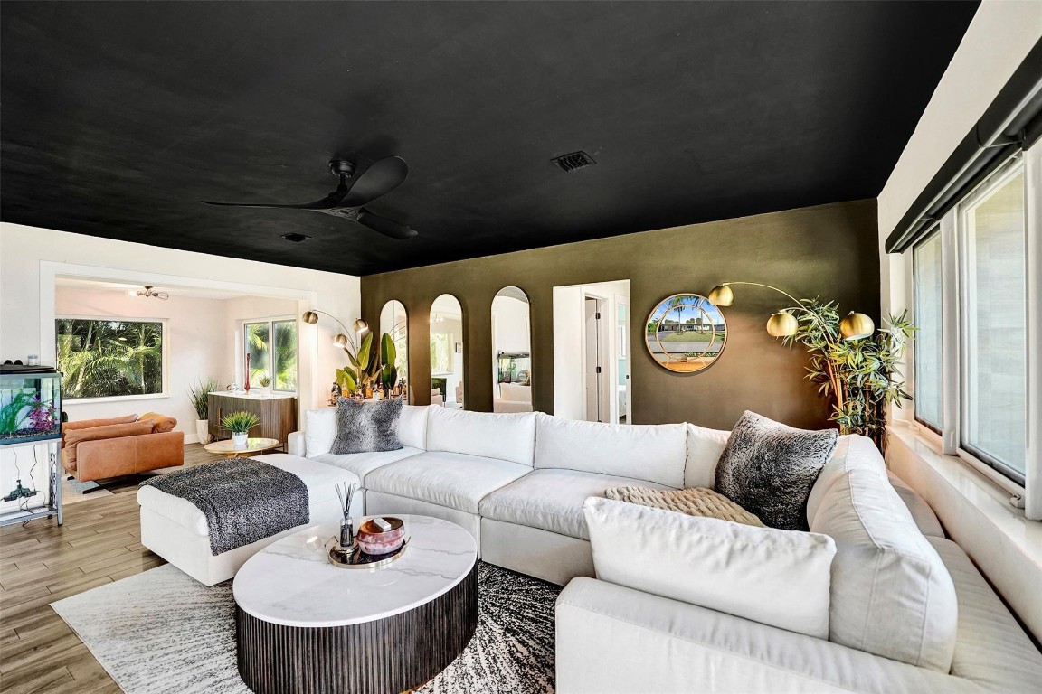 401 NE 49th Fort Lauderdale, FL 33334