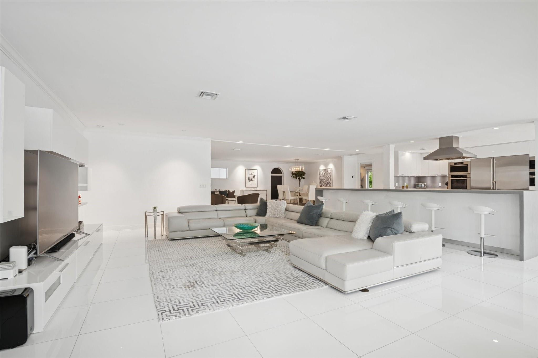 2540 Mercedes Fort Lauderdale, FL 33316