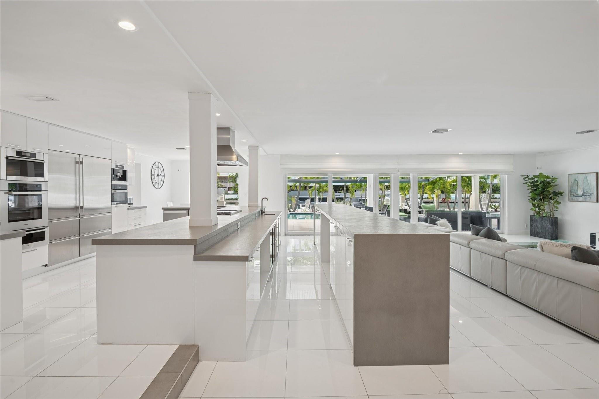 2540 Mercedes Fort Lauderdale, FL 33316