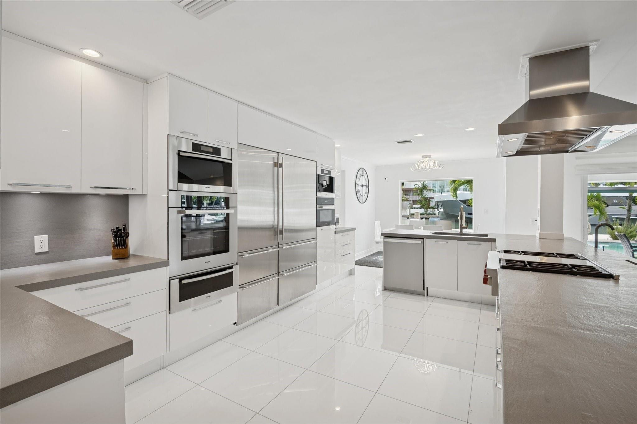 2540 Mercedes Fort Lauderdale, FL 33316