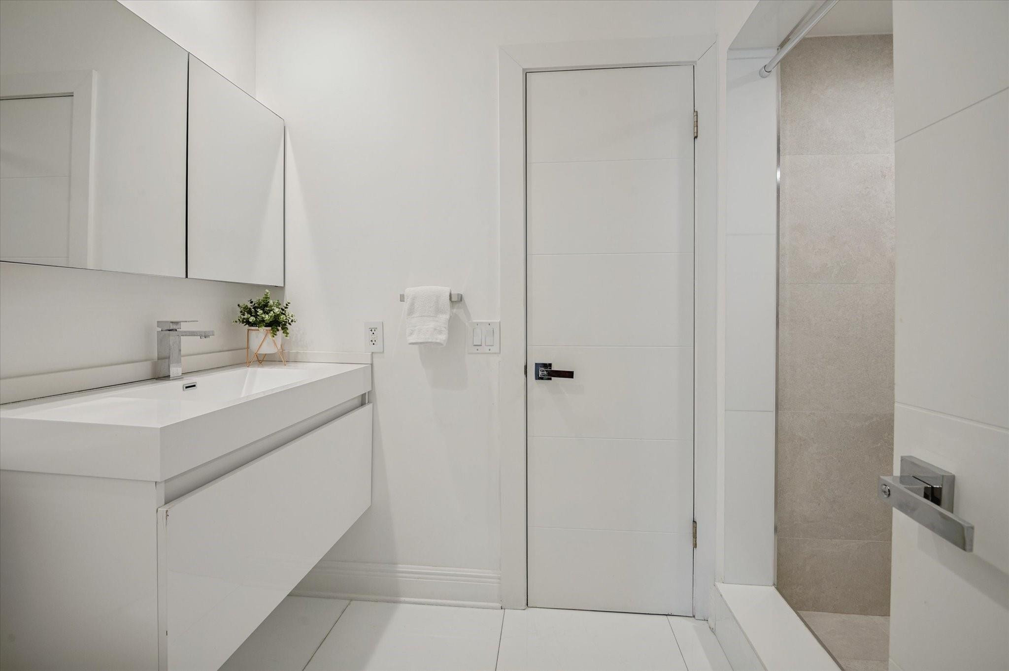 2540 Mercedes Fort Lauderdale, FL 33316