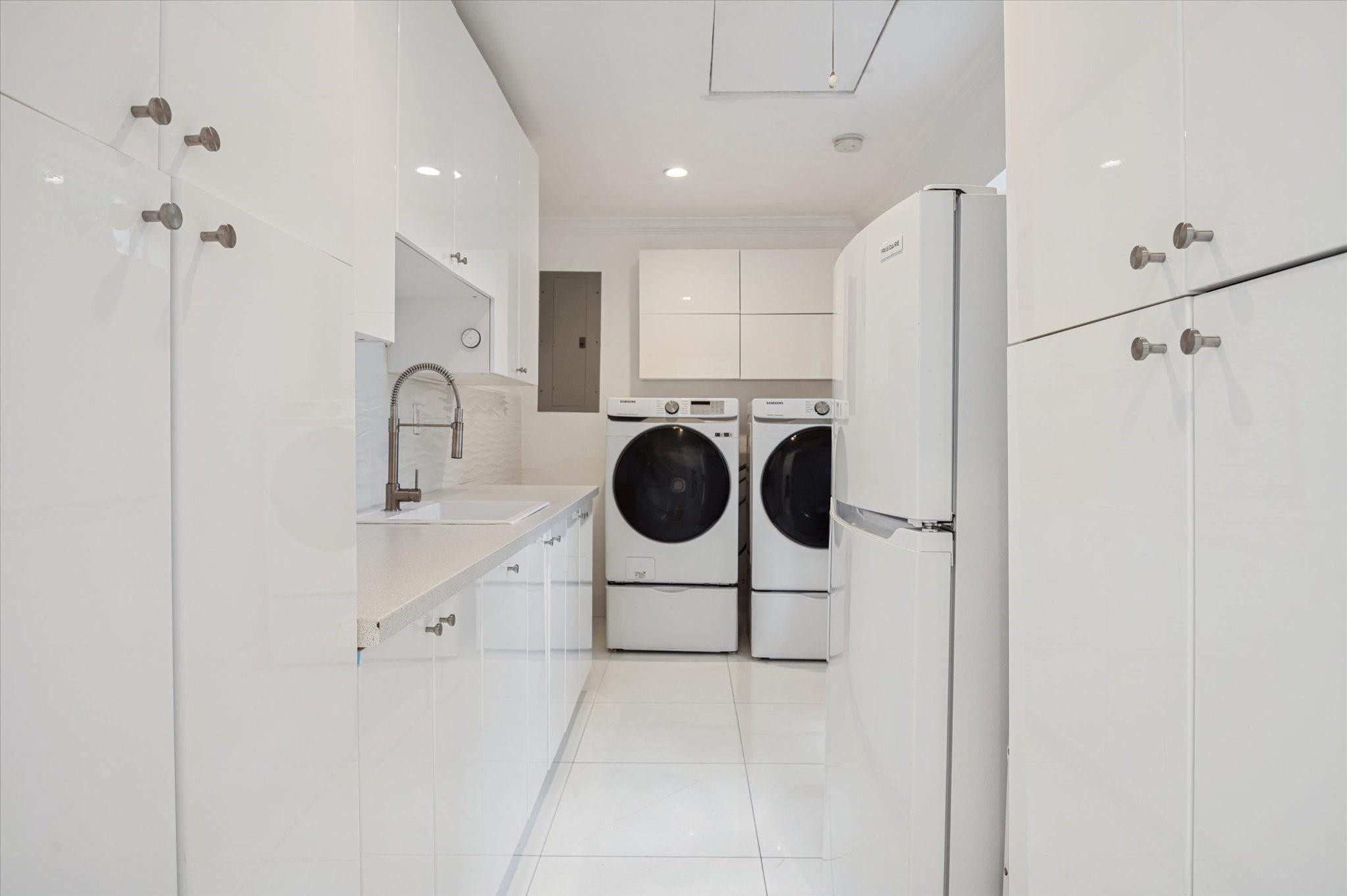 2540 Mercedes Fort Lauderdale, FL 33316