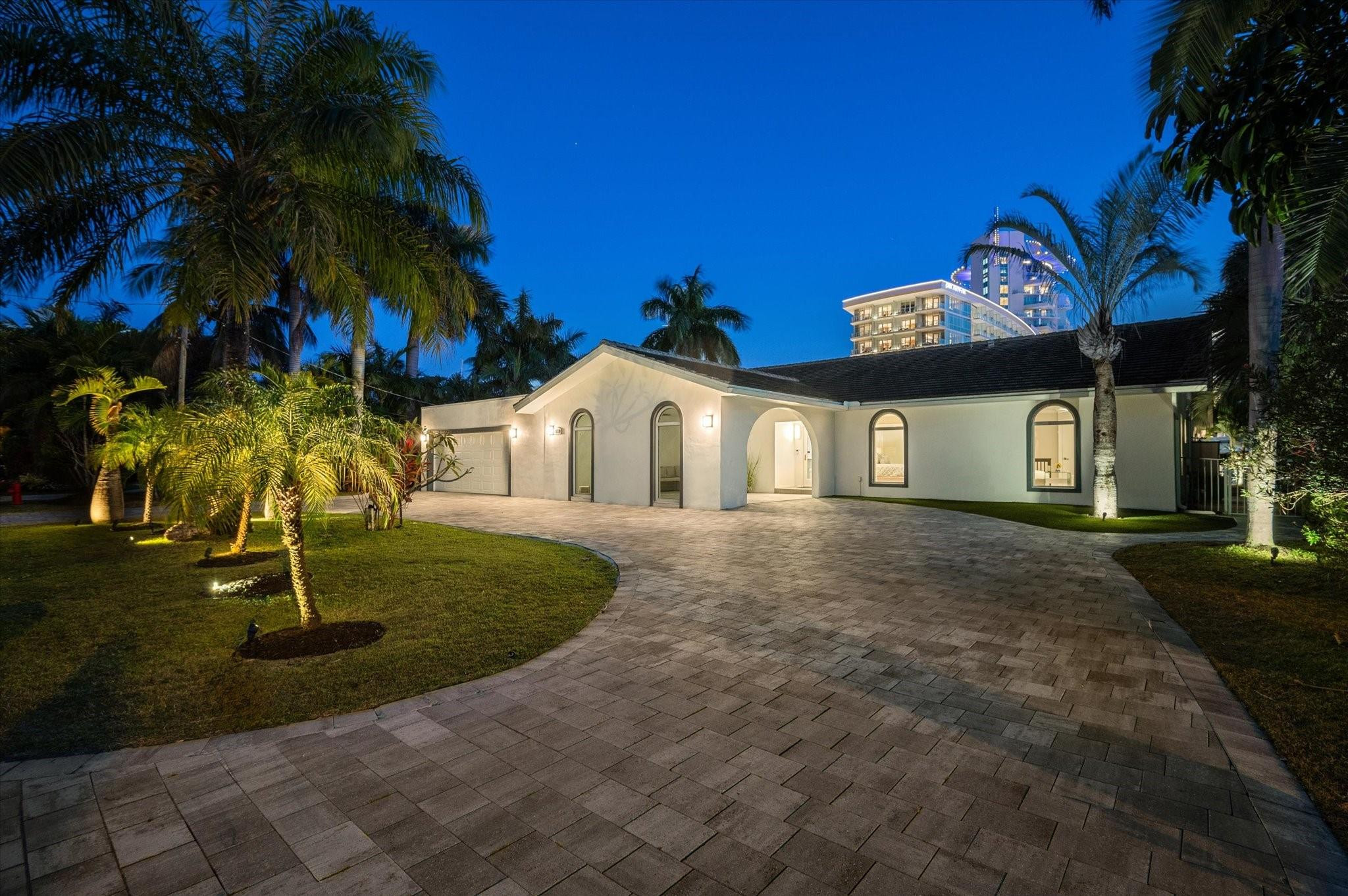 2540 Mercedes Fort Lauderdale, FL 33316