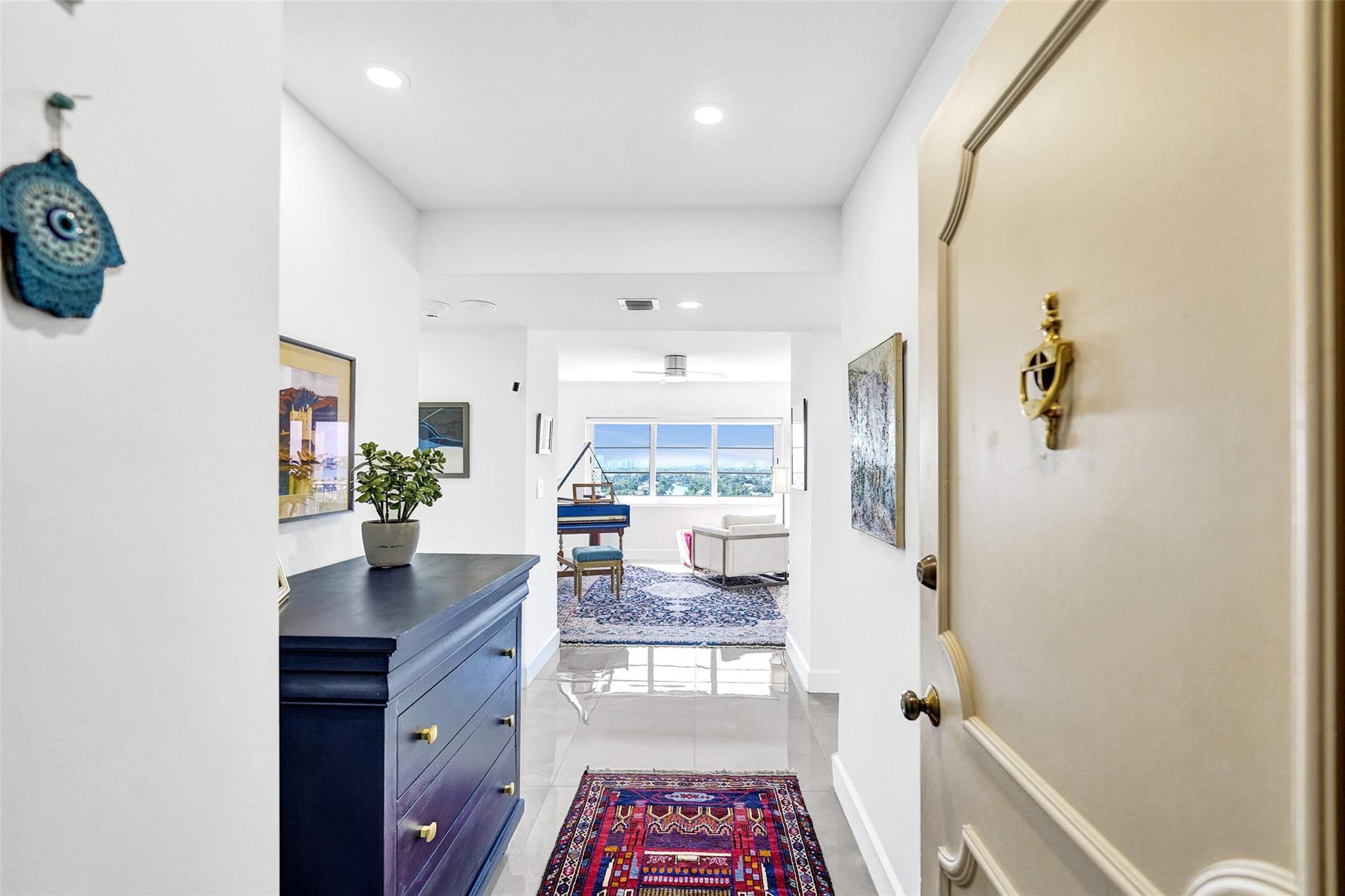 2500 E Las Olas #1509 Fort Lauderdale, FL 33301