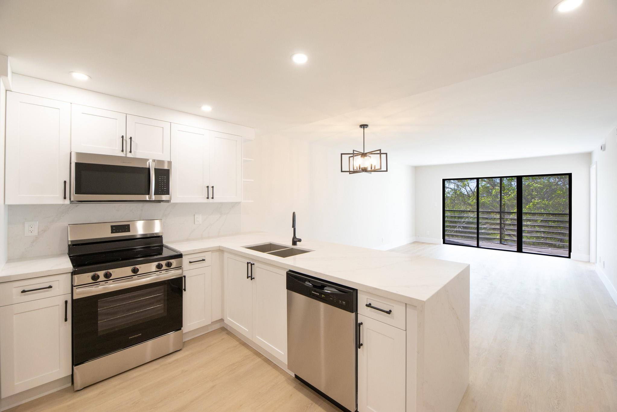 2322 S Cypress Bnd #411