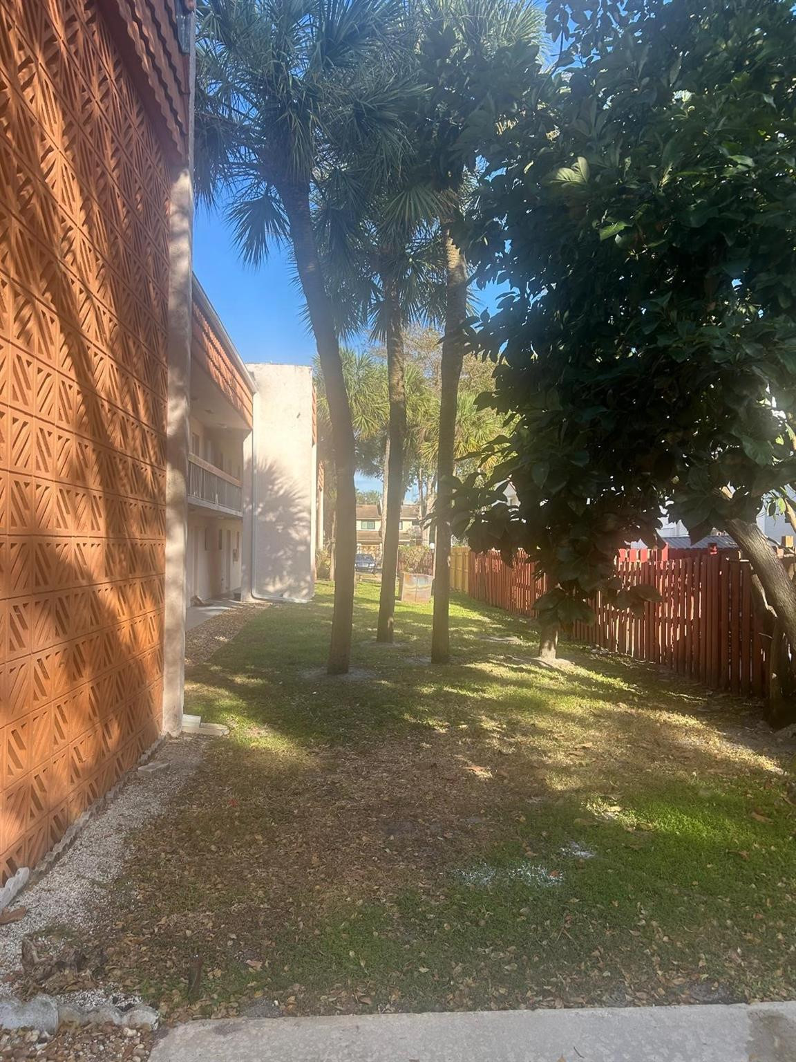 7610 Stirling #202 G