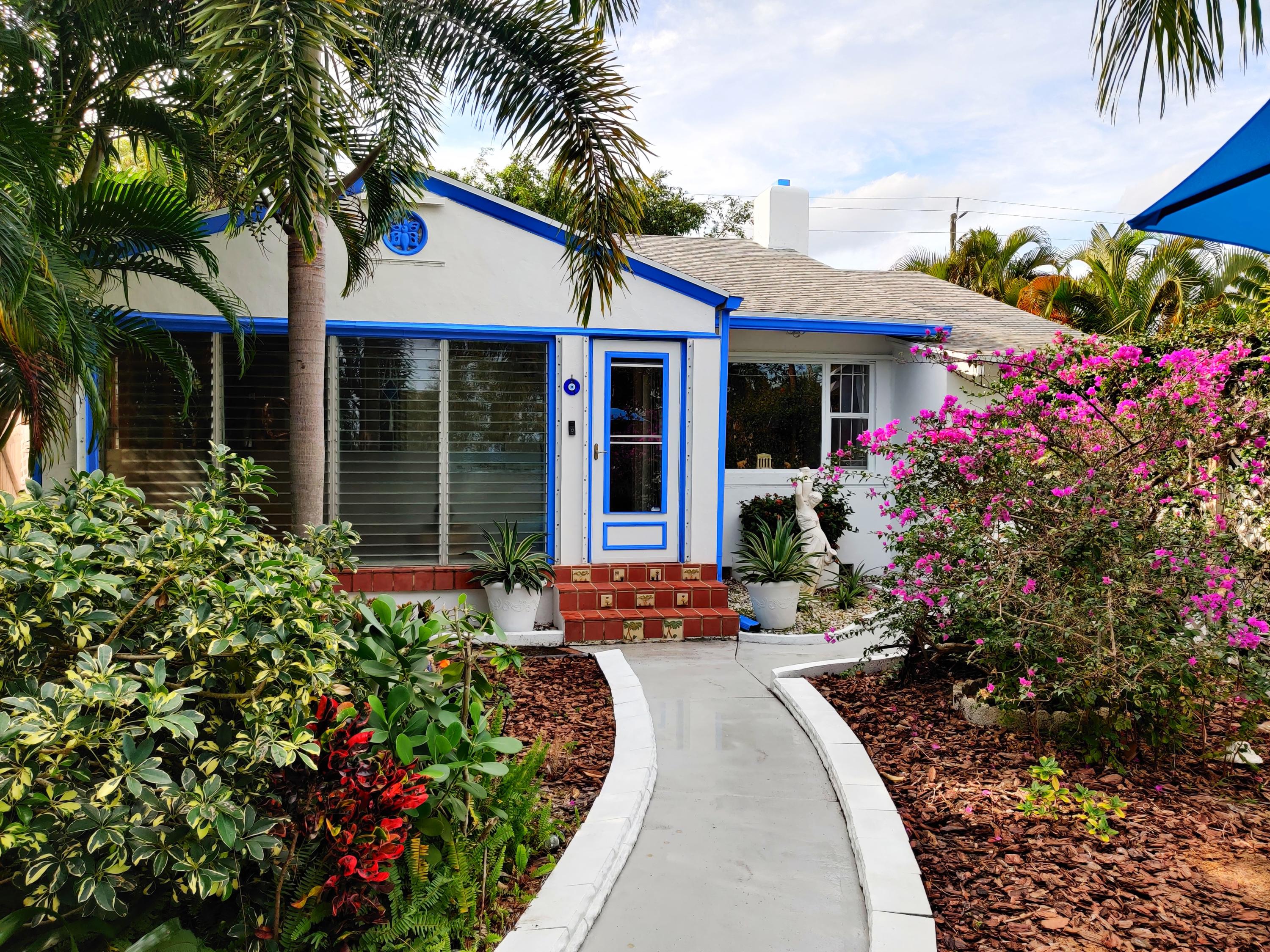 519 N Lakeside Dr