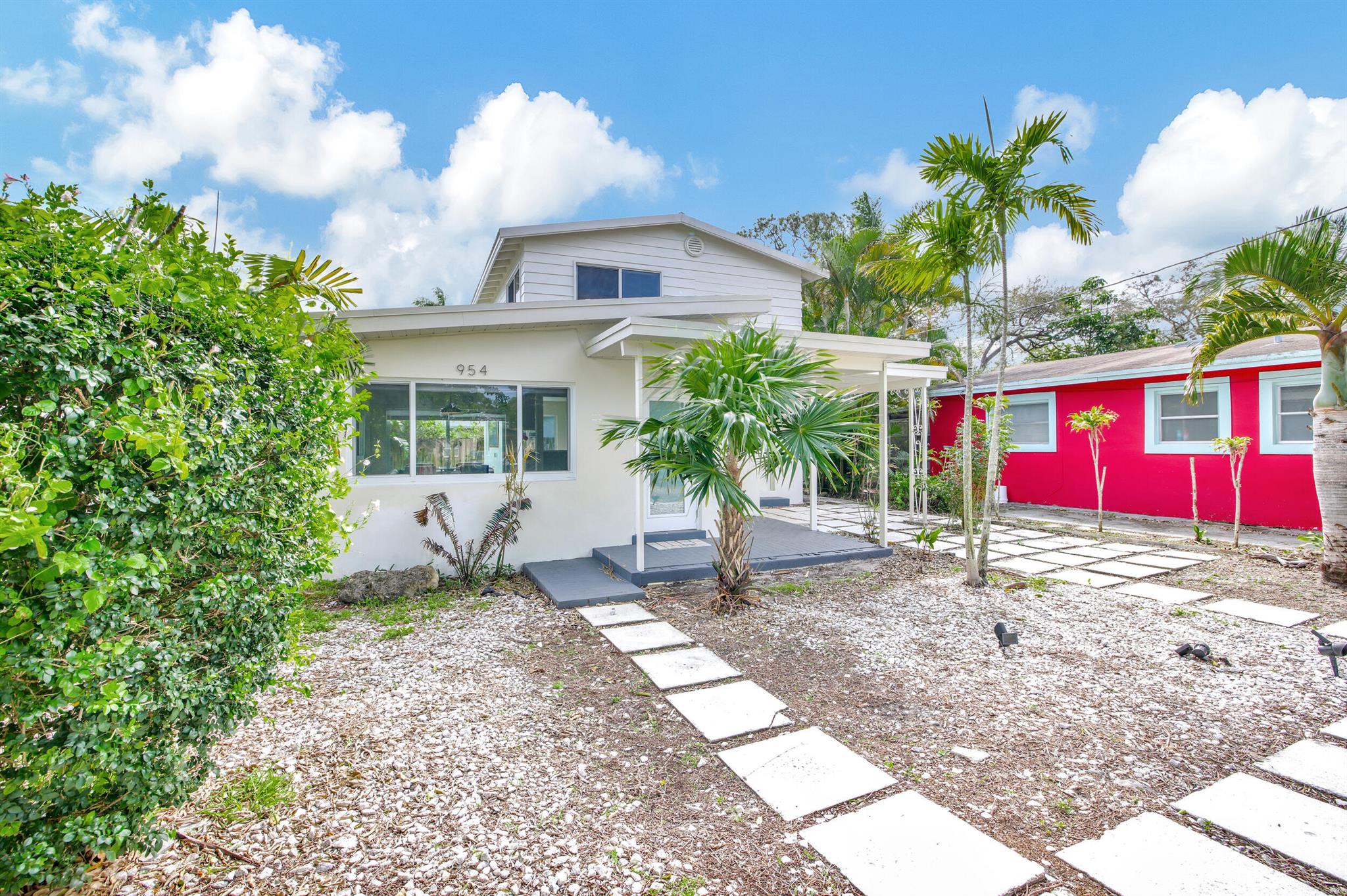 954 NE 39th Street