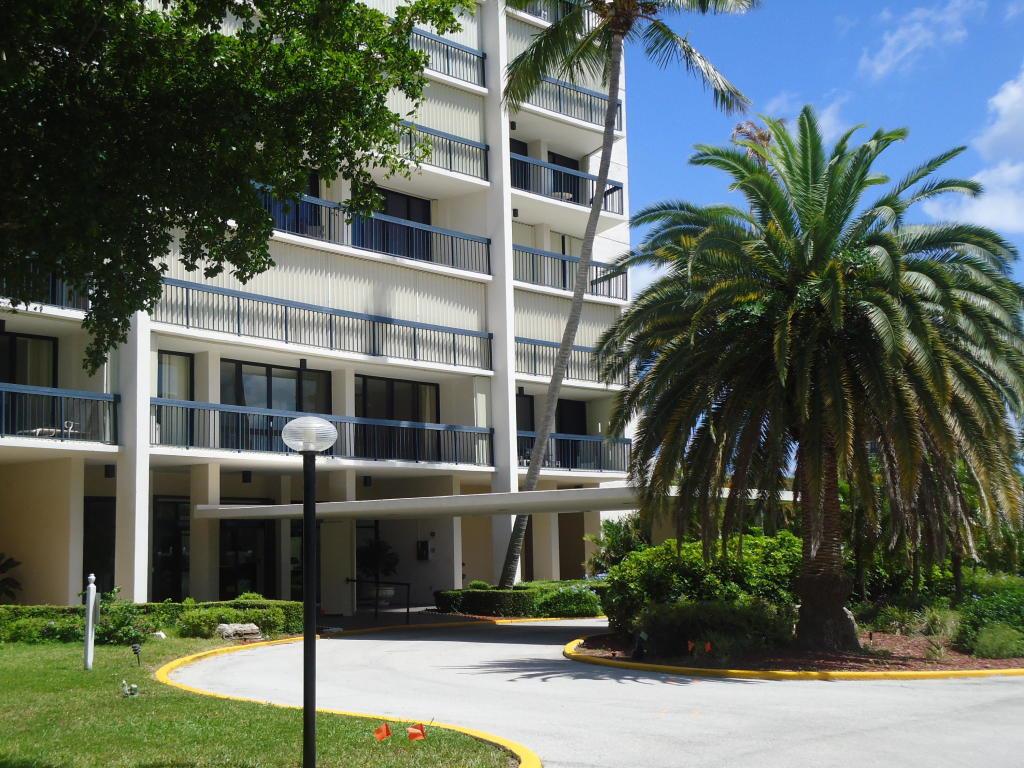 2425 Presidential Way #405