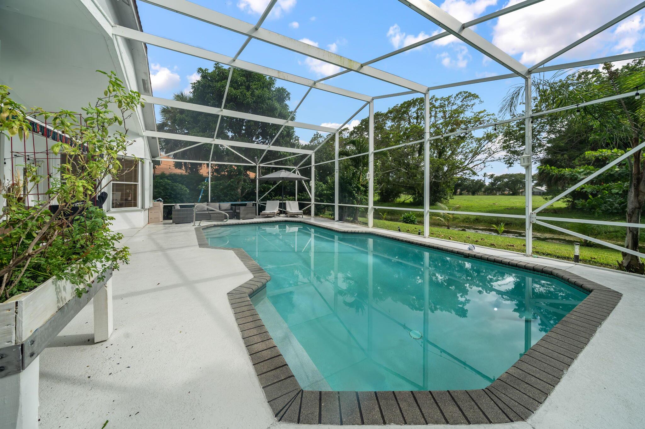 1732 Farmington Cir