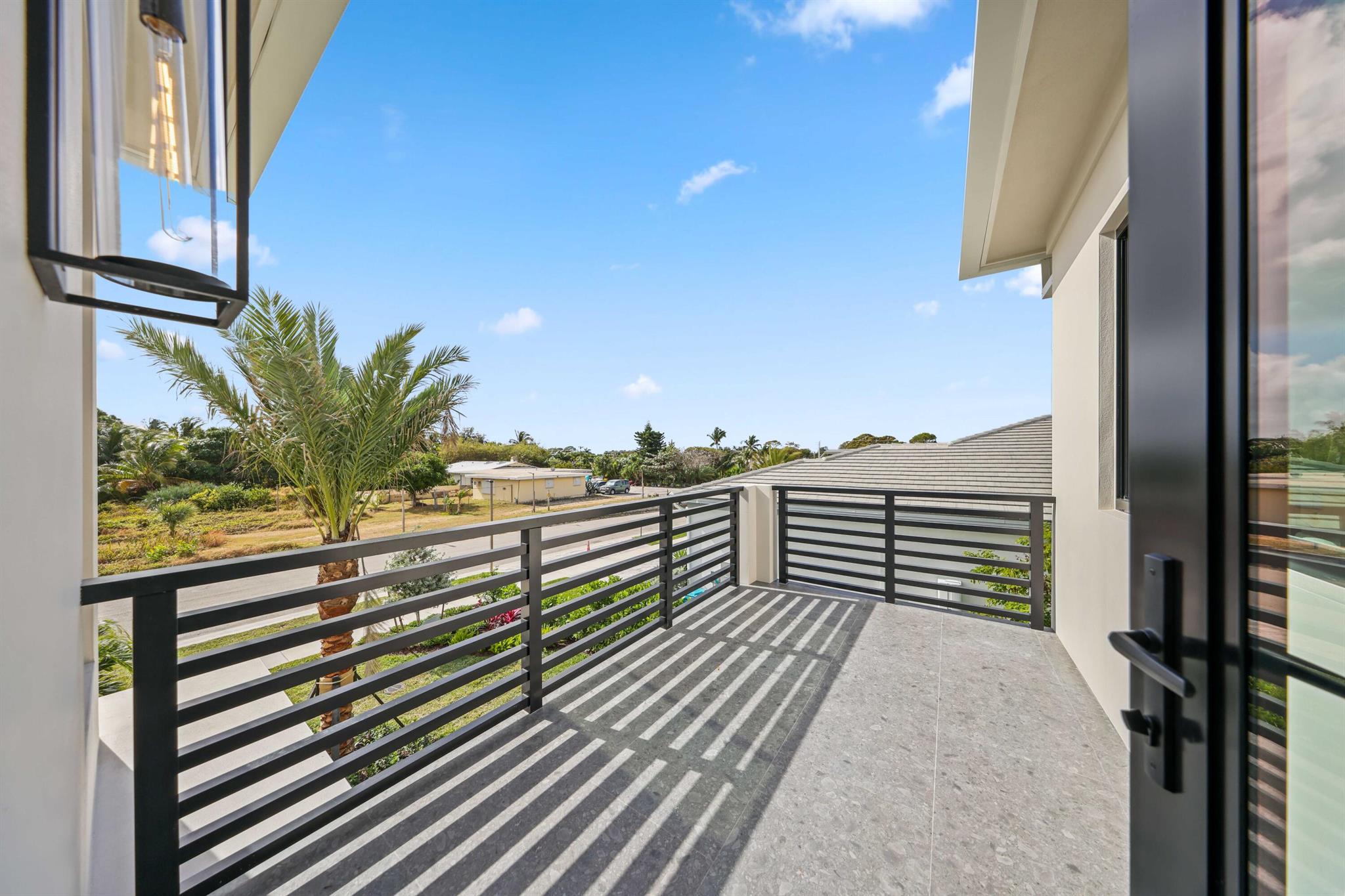 151 Eden Rdg Ln Boynton Beach, FL 33435