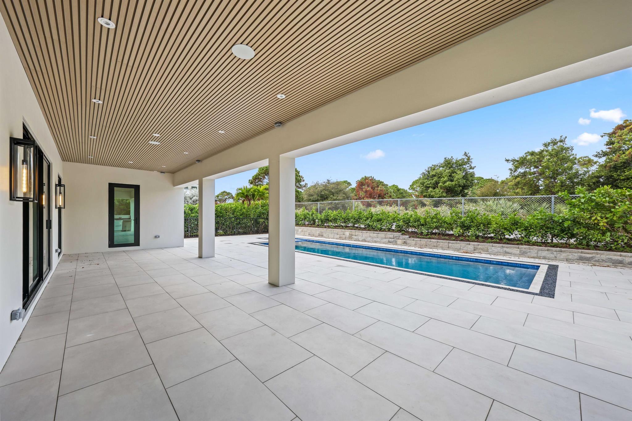 151 Eden Rdg Ln Boynton Beach, FL 33435