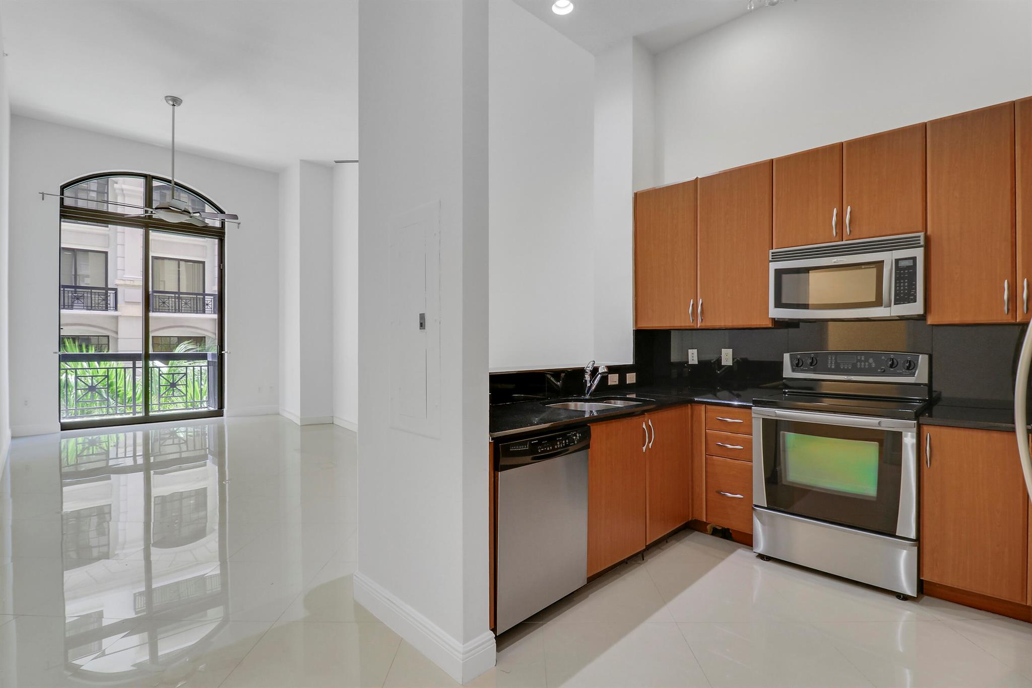 701 S Olive Ave #307