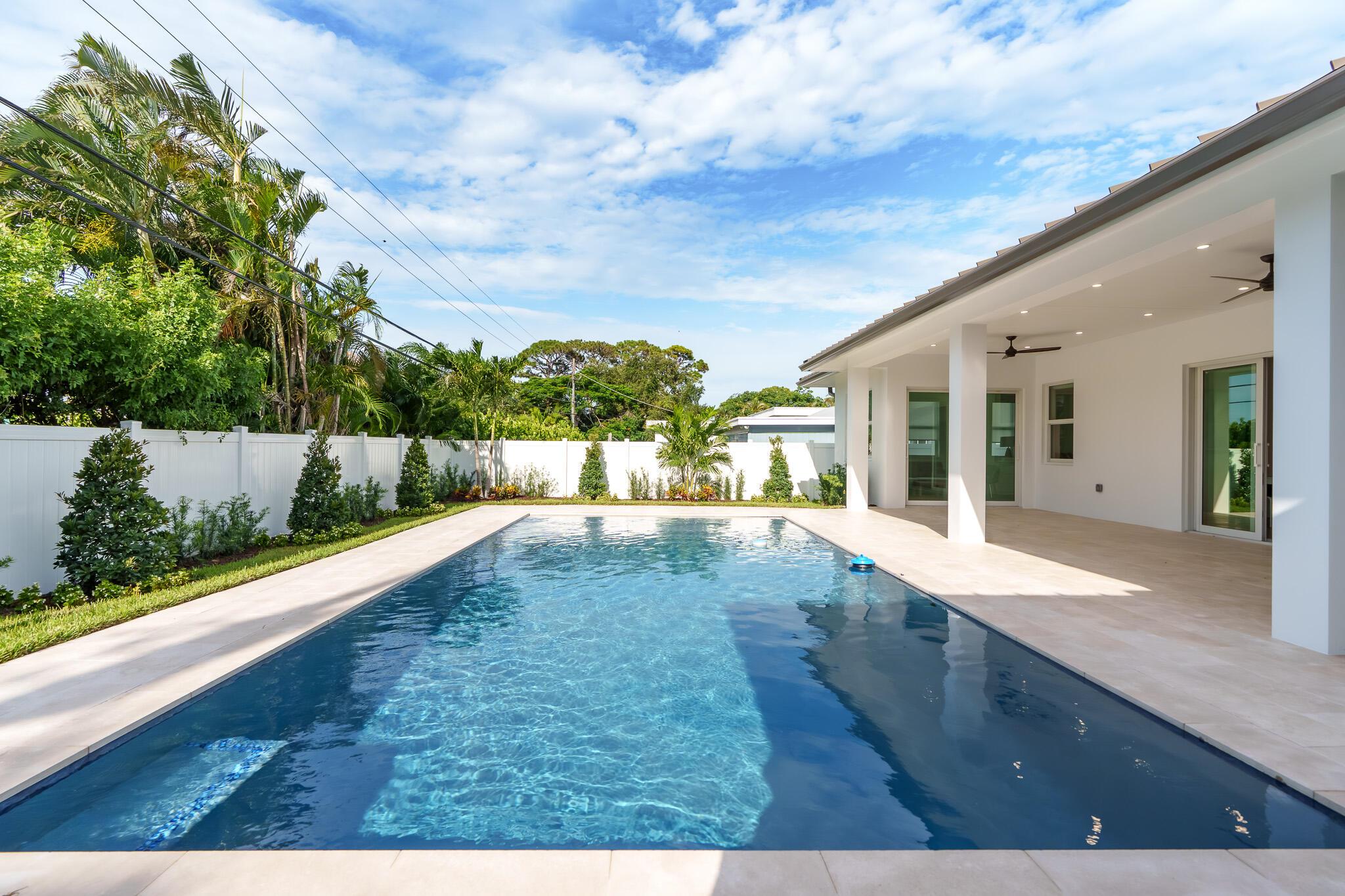 803 Sunset Rd Boynton Beach, FL 33435