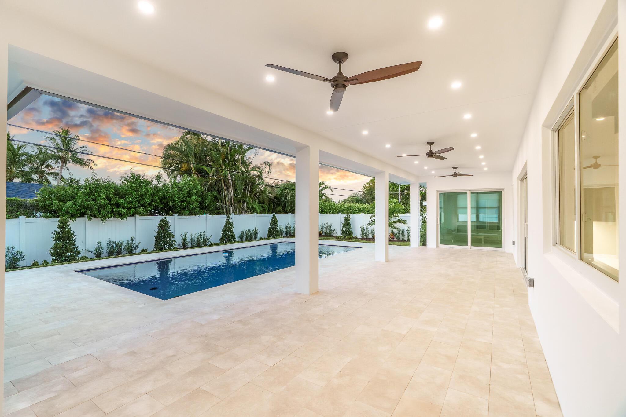 803 Sunset Rd Boynton Beach, FL 33435