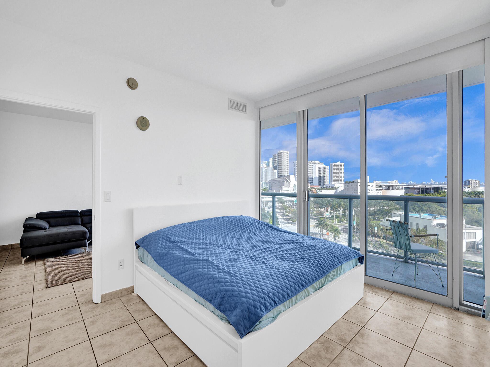 image Marinablue Condo12