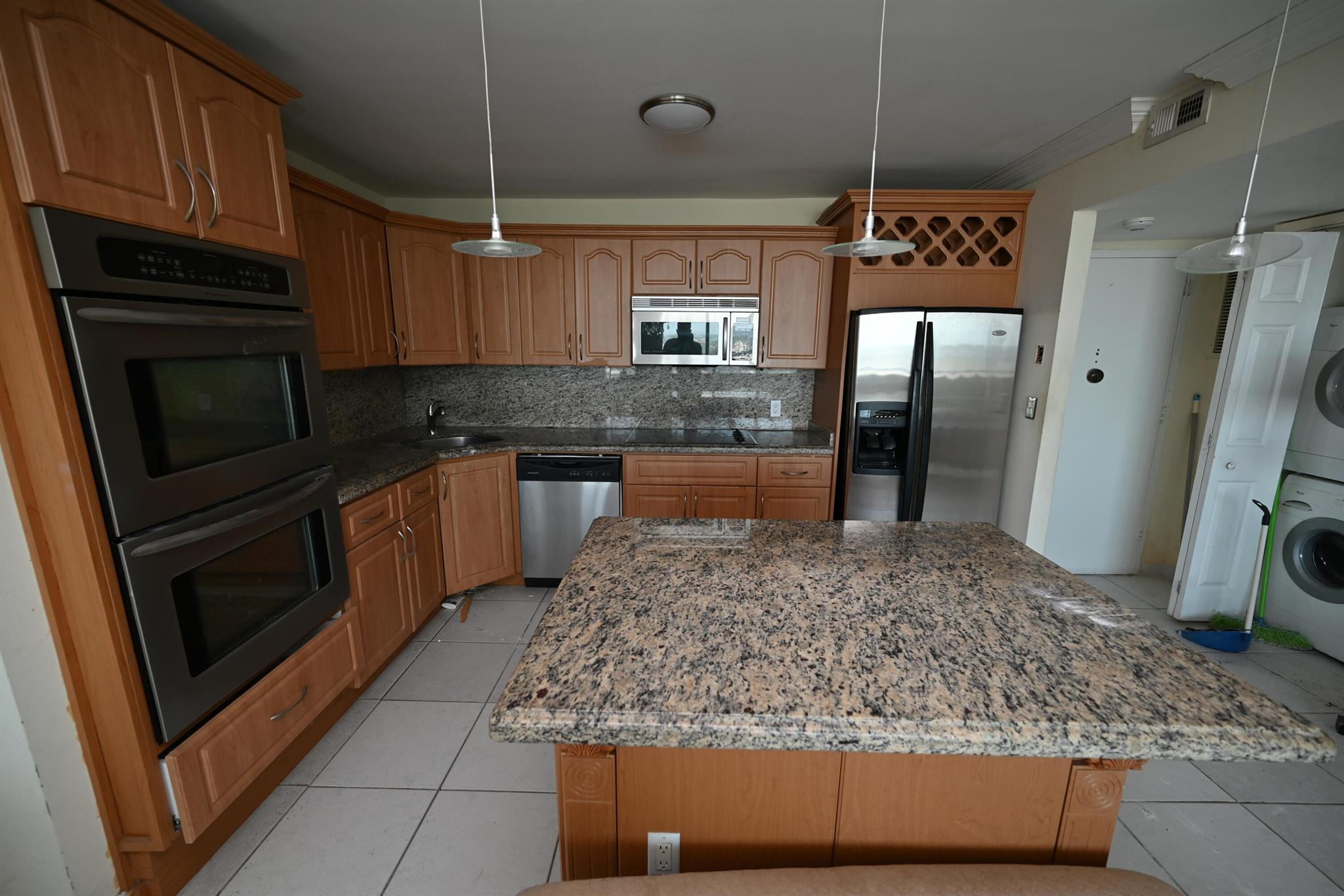 7135 Collins Ave #1603,Miami Beach, FL 33141