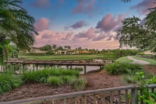 802 Floret Dr
