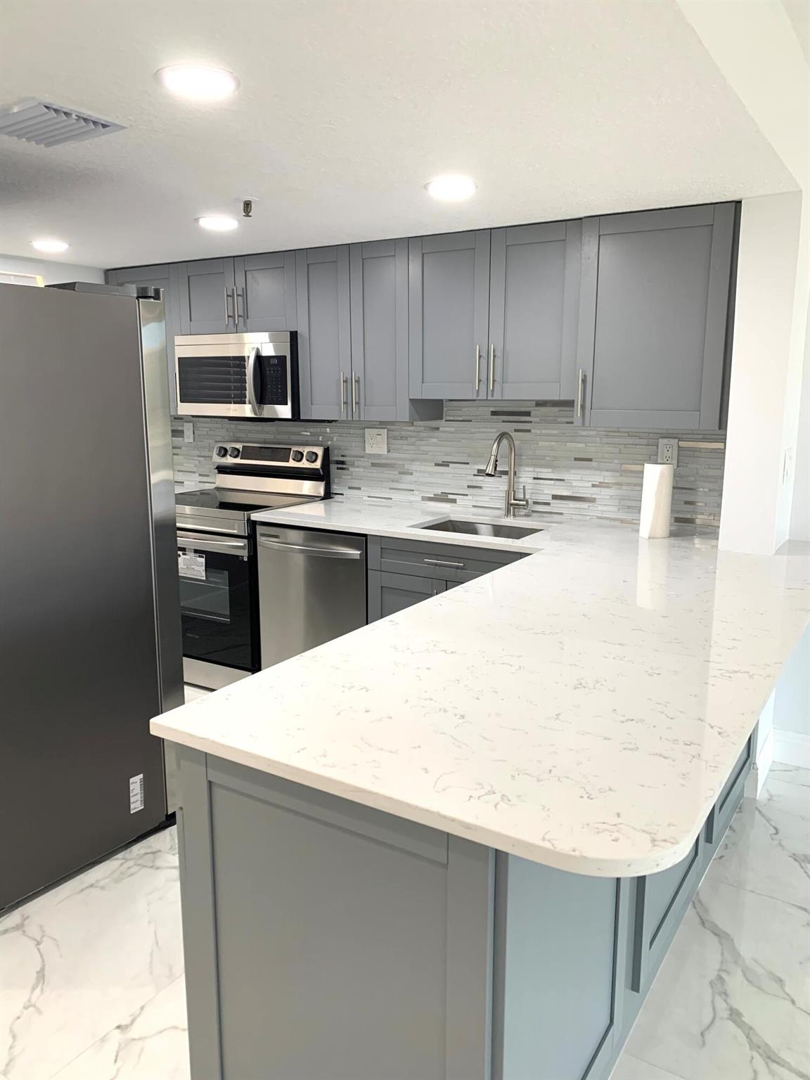 2788 Tennis Clb Dr #401,West Palm Beach, FL 33417