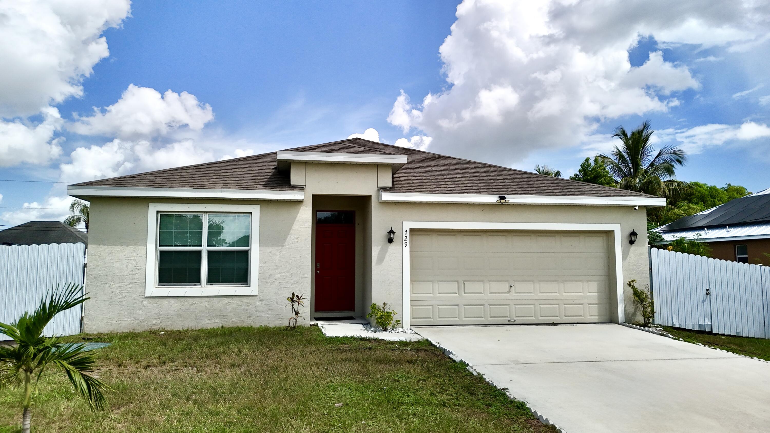 729 SW Lakehurst Dr