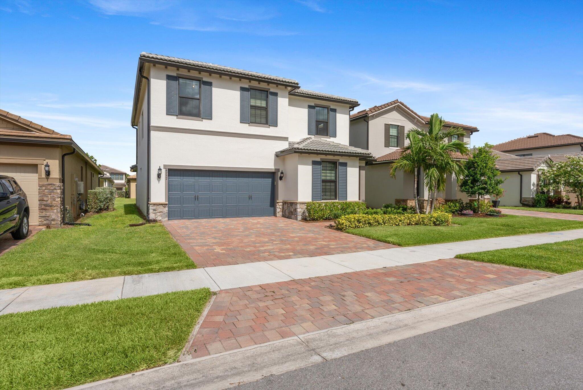 4757 Roldan Ct