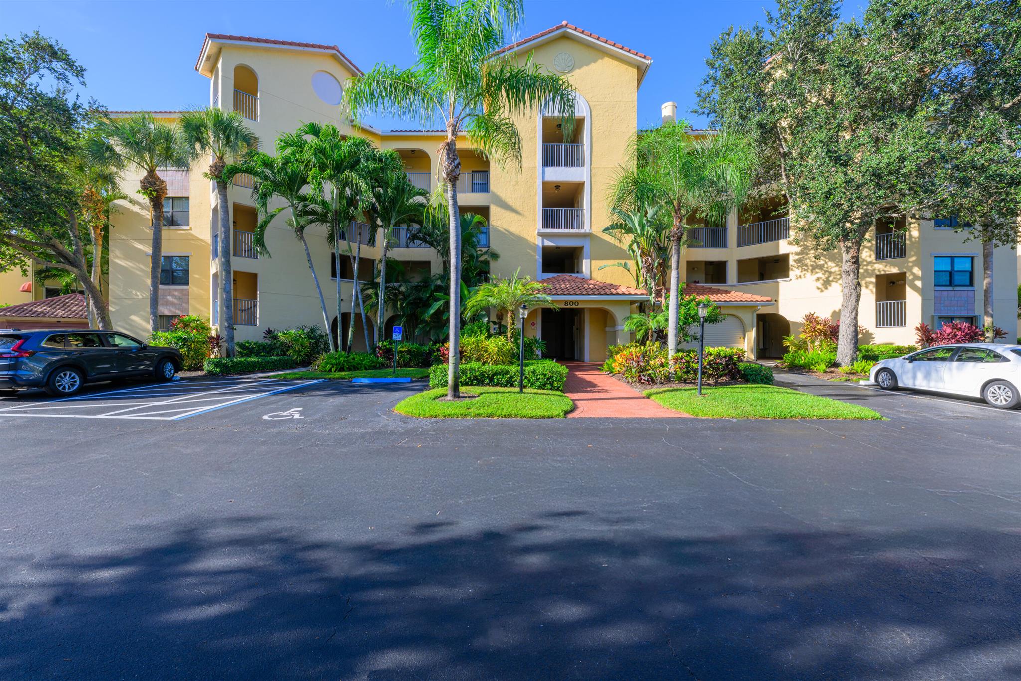 800 Uno Lago 404th Dr #404