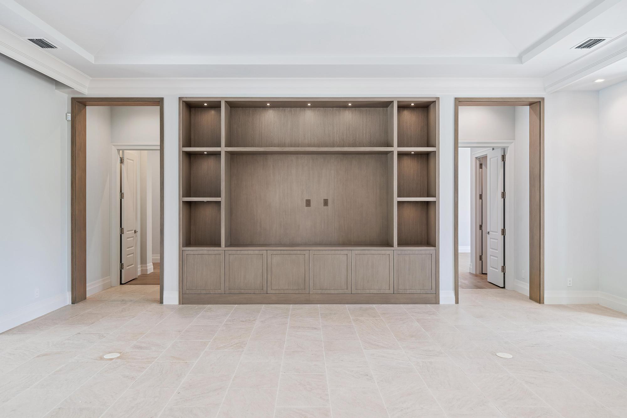 2917 Bluewater Cv Gulfstream, FL 33483