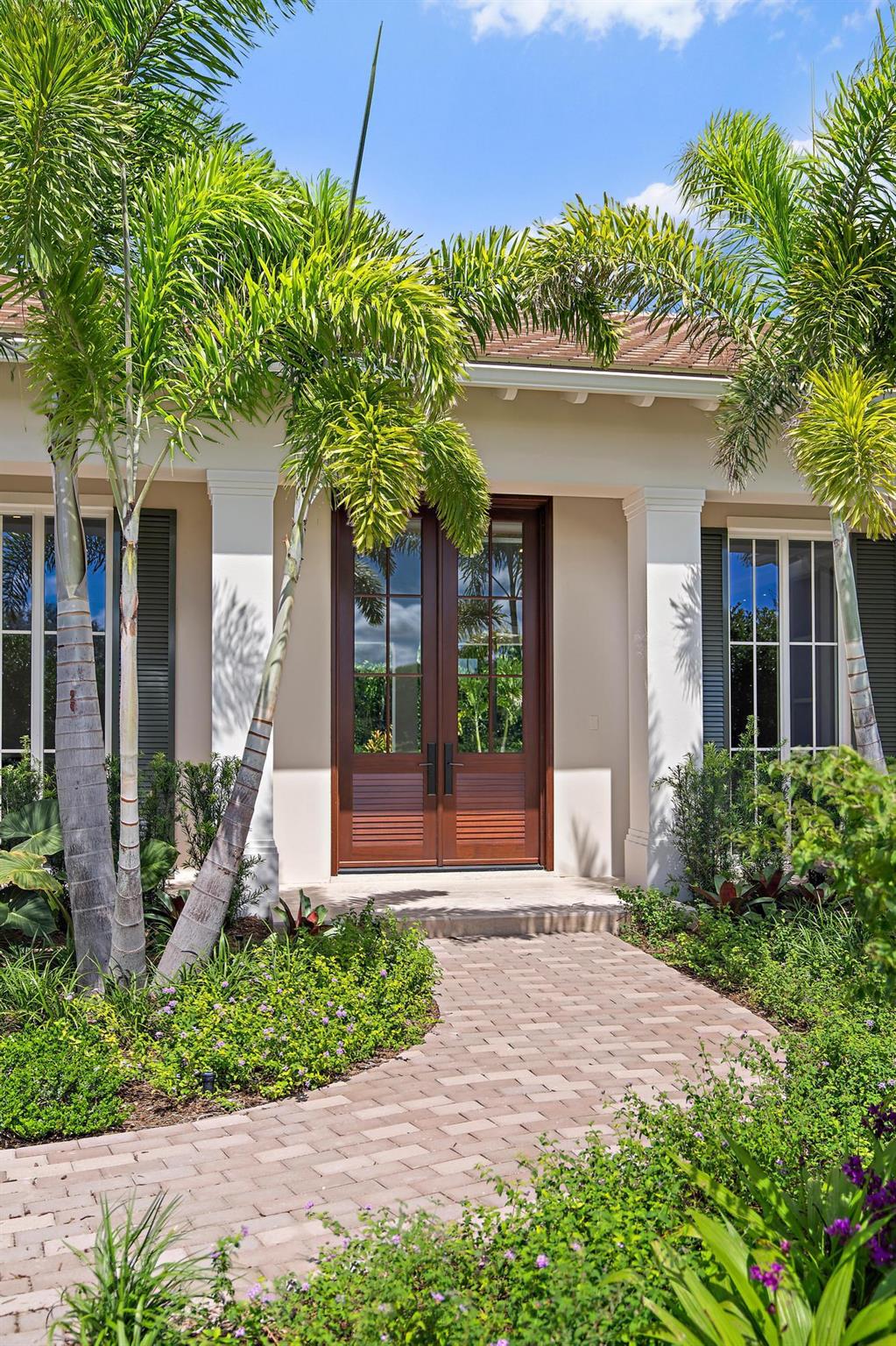 2917 Bluewater Cv Gulfstream, FL 33483