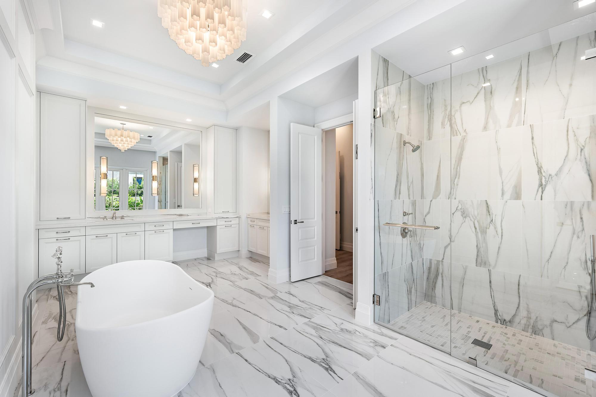 2917 Bluewater Cv Gulfstream, FL 33483