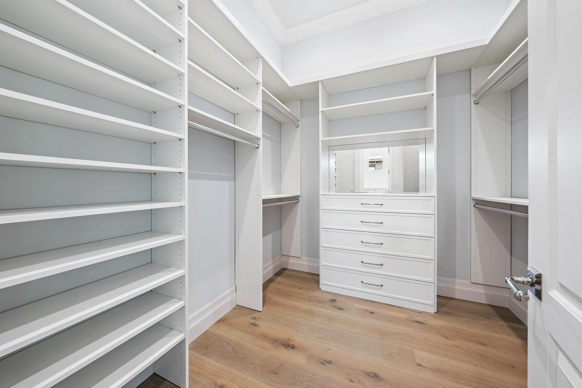 2917 Bluewater Cv Gulfstream, FL 33483