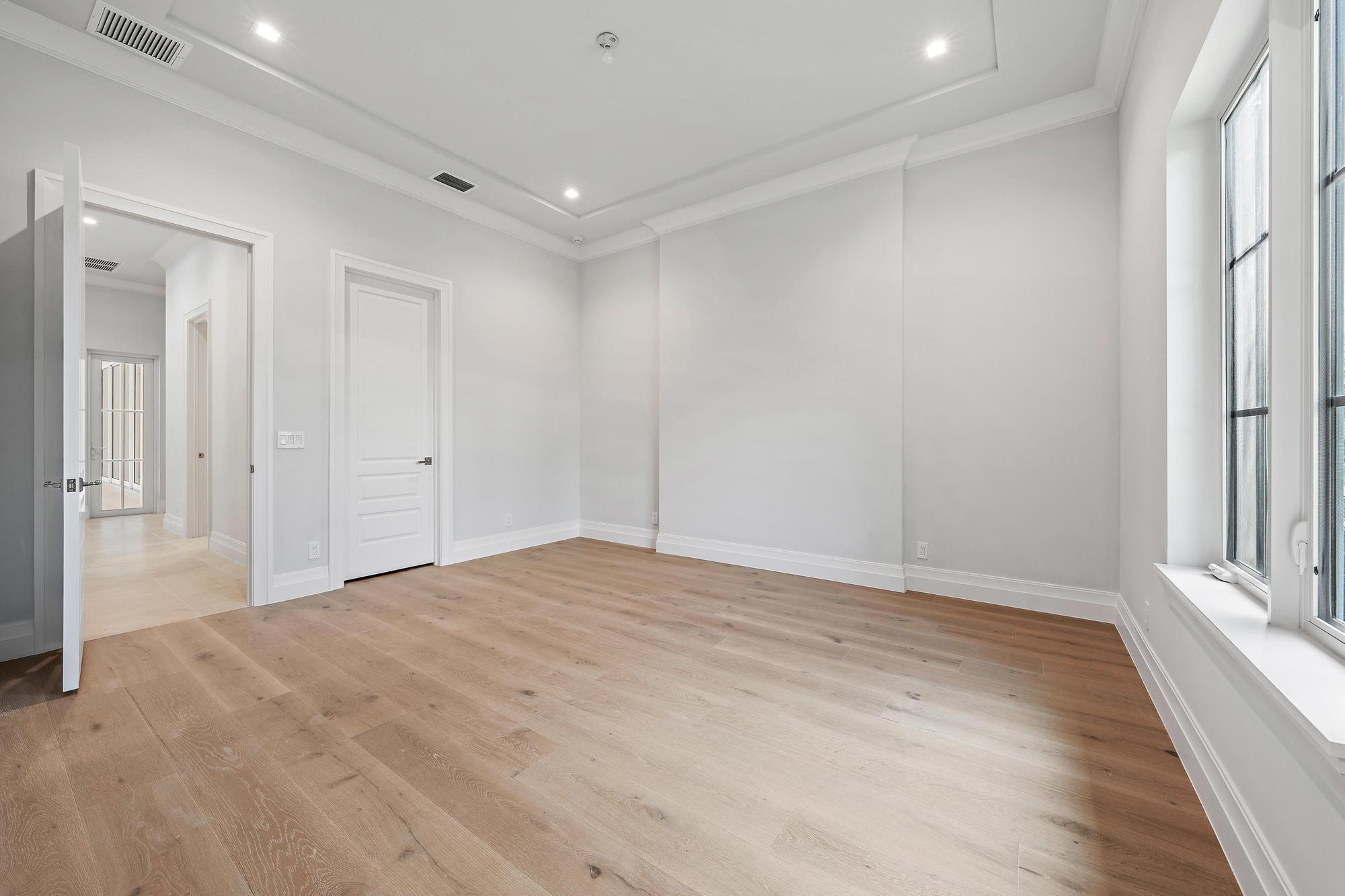 2917 Bluewater Cv Gulfstream, FL 33483