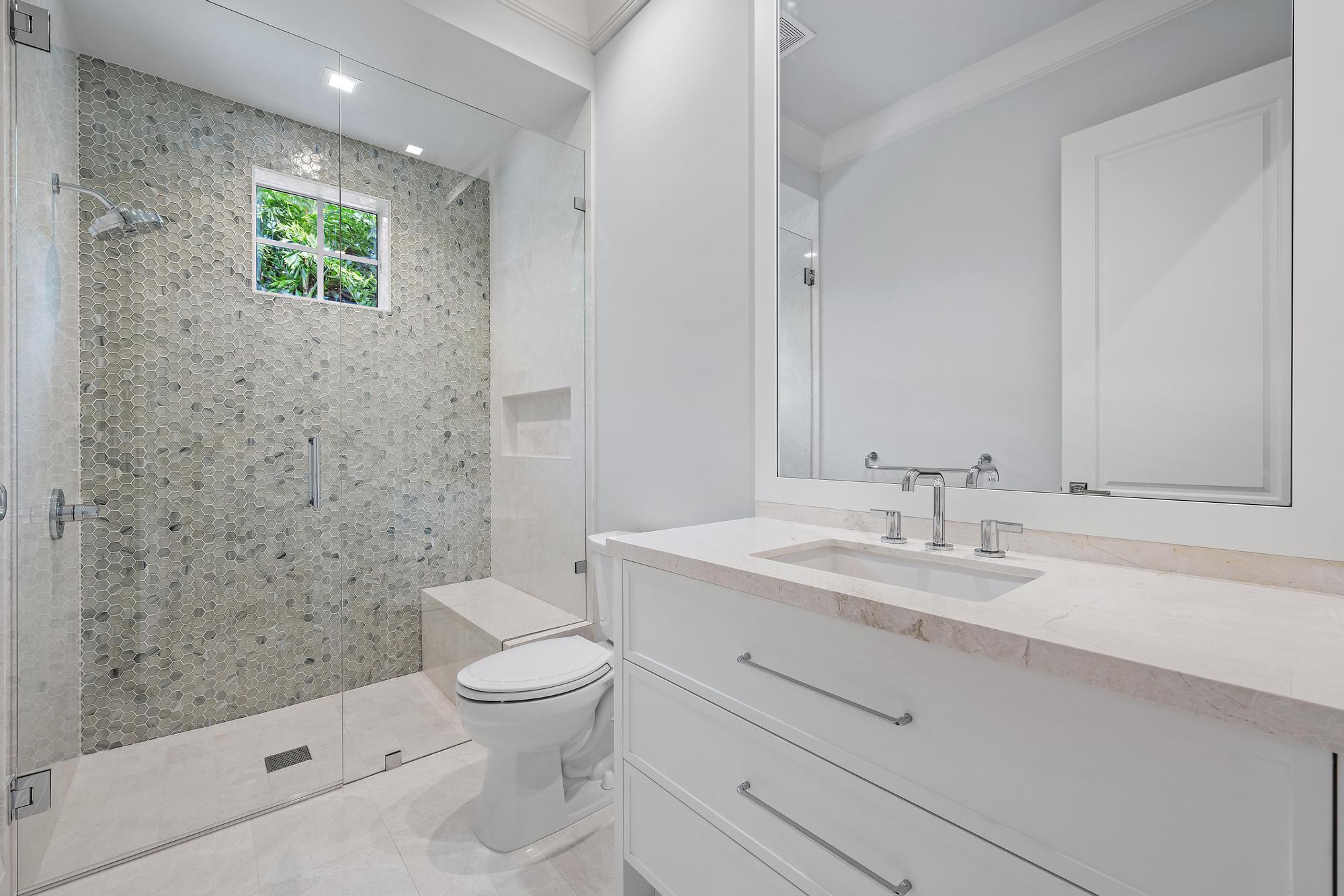 2917 Bluewater Cv Gulfstream, FL 33483