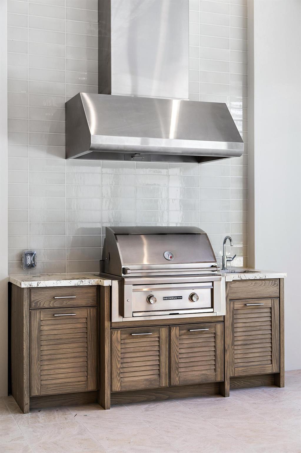 2917 Bluewater Cv Gulfstream, FL 33483