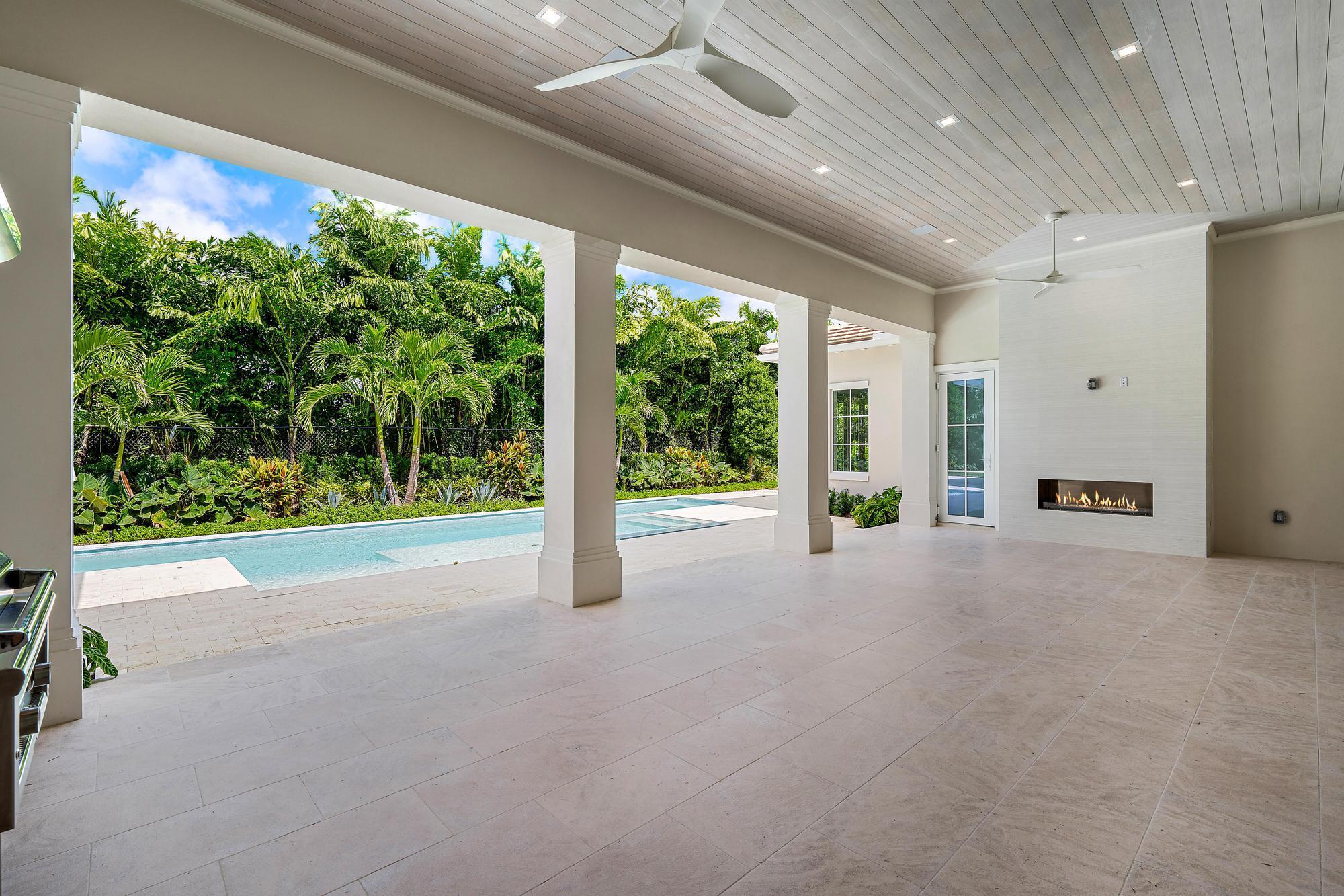 2917 Bluewater Cv Gulfstream, FL 33483