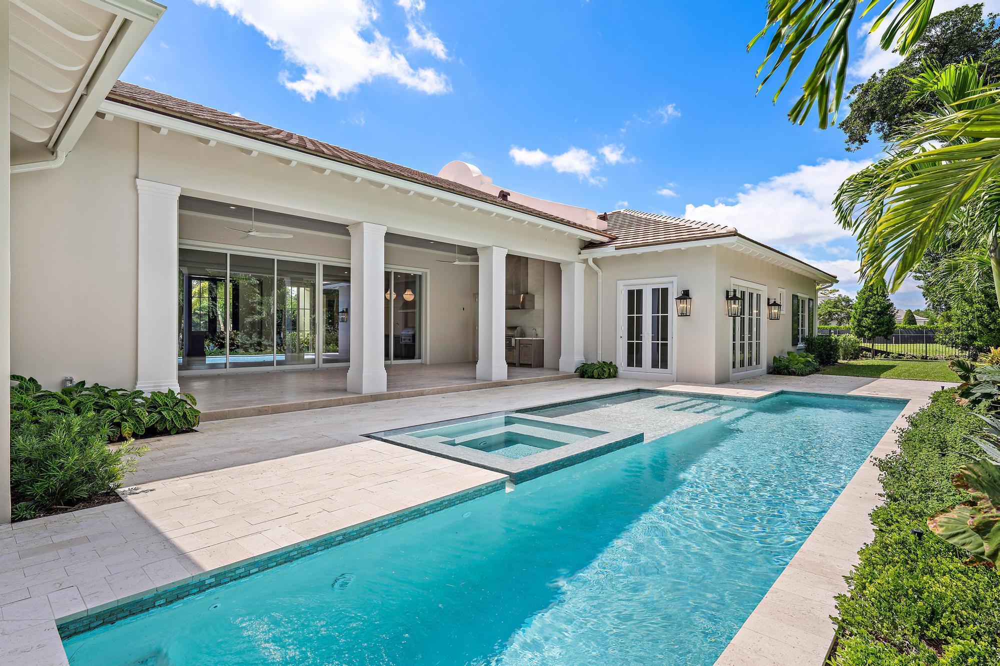 2917 Bluewater Cv Gulfstream, FL 33483