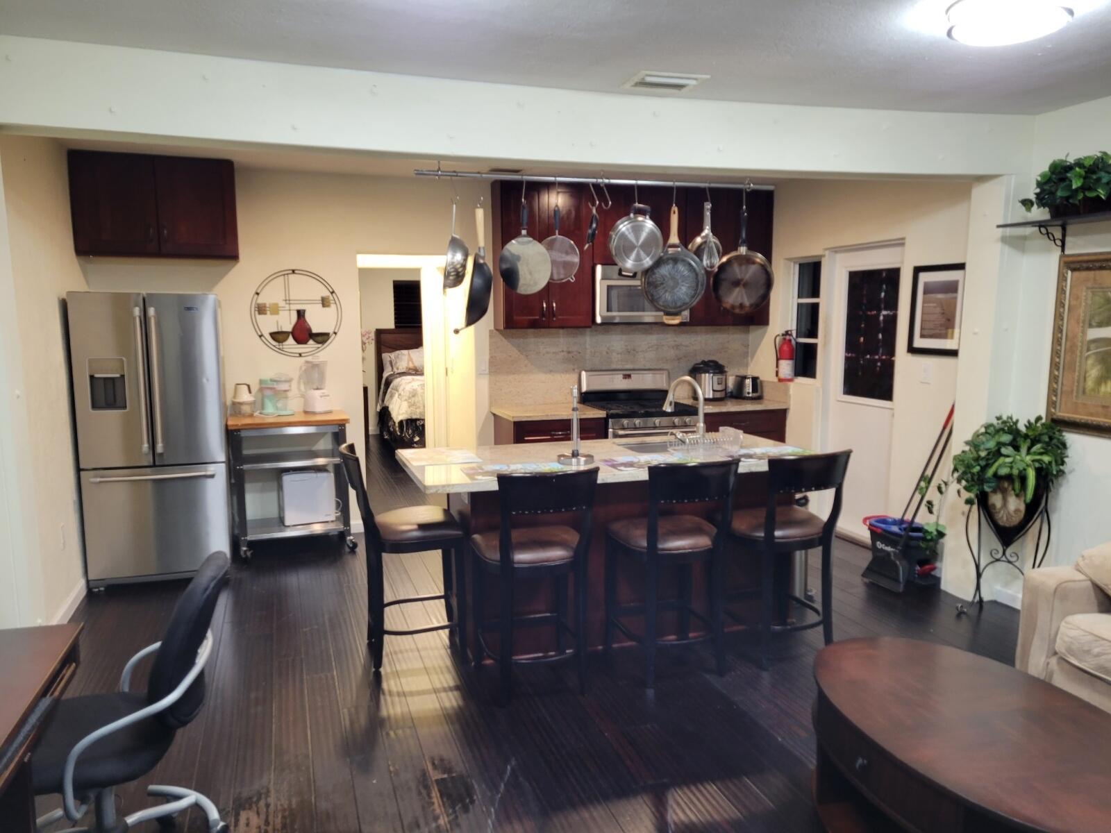 714 N Federal Hwy #1