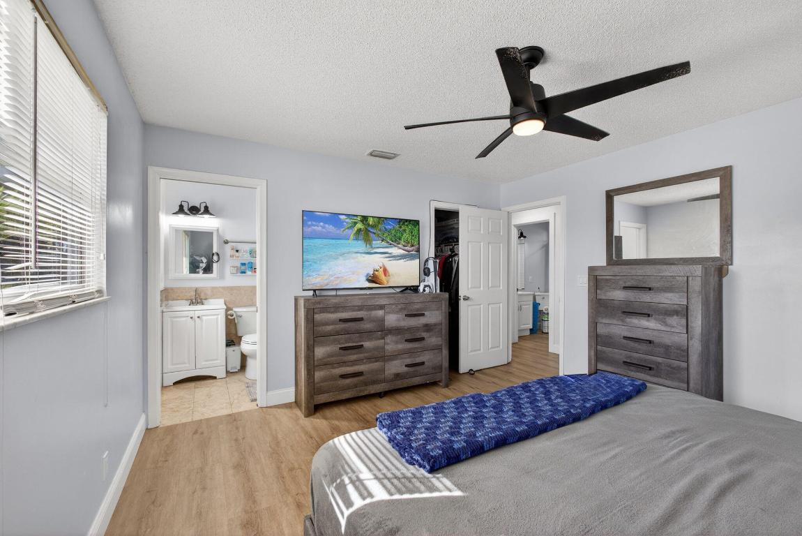 6103 Ebert Jupiter, FL 33458